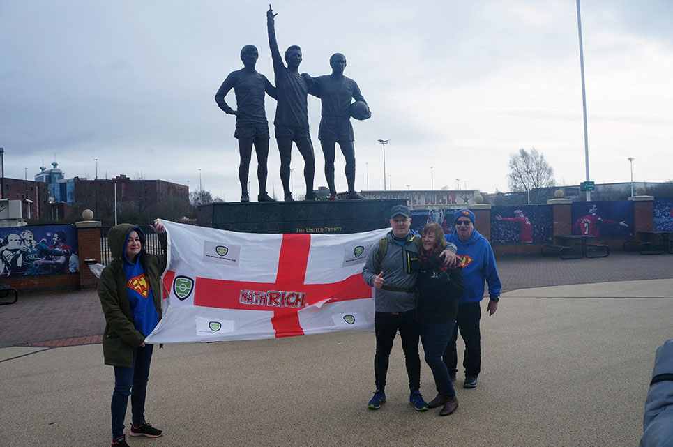 Nathan empezó a correr en su amado Old Trafford