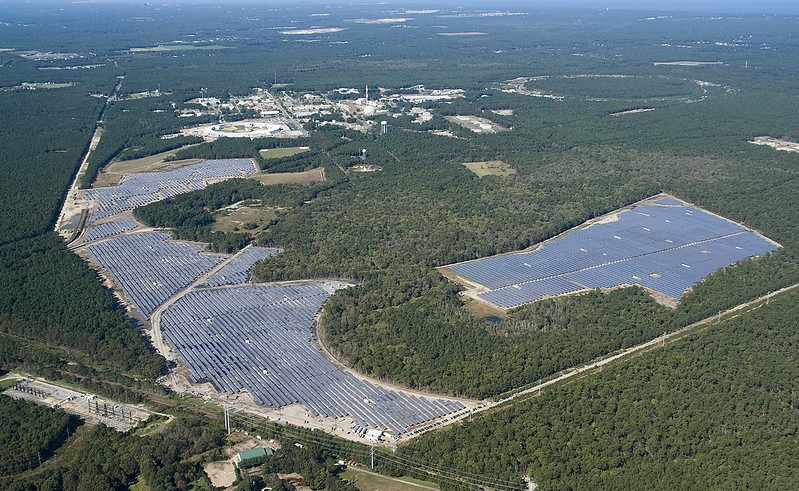 The impact of solar farms. Renewables has an impact in terms of land use. Renewables yes but not on that way. clouds in the Spanish energy transition. Renewables but not on that way