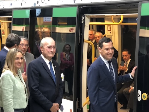 Juanele Villanueva. Habemus metro in Málaga. Juan Moreno Bonilla, Francisco De la Torre y Marifran Carazo inauguraron la nueva línea del metro de Málaga hasta el centro histórico.