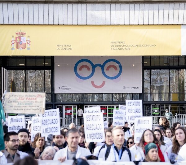 Termina la huelga de los m&eacute;dicos con un seguimiento de m&aacute;s del 50%, seg&uacute;n sindicatos